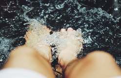 足浴不僅暖身還有更多你想不到的好處,但要怎麼泡才有效又健康?一起來看專家這樣說!!